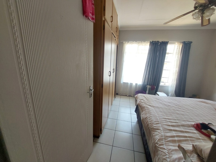 3 Bedroom Property for Sale in Kannoniers Park North West